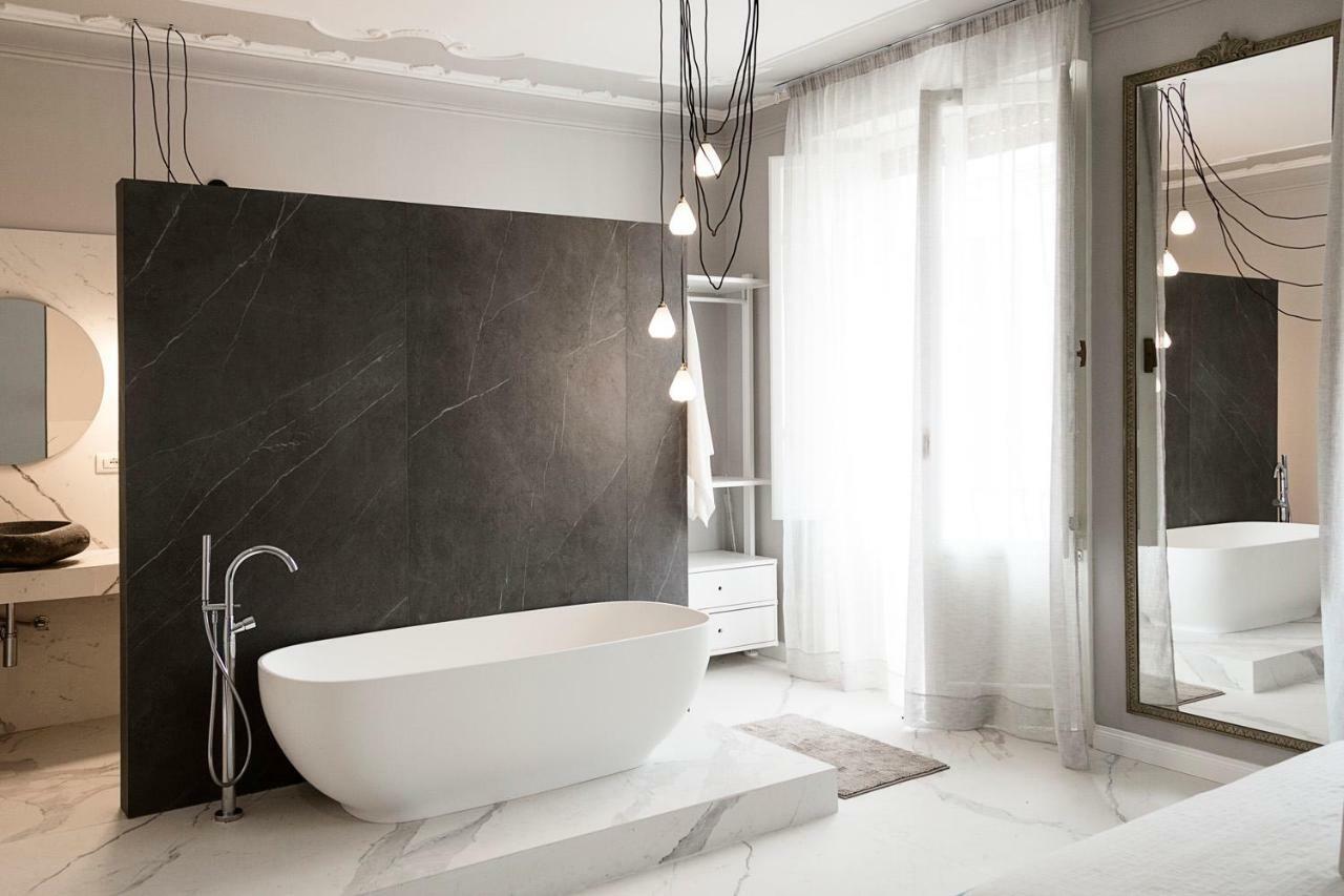 Le Bain Suite - Accanto Al Mare Vicinissima A Ortigia E Al Teatro Сиракузы Экстерьер фото