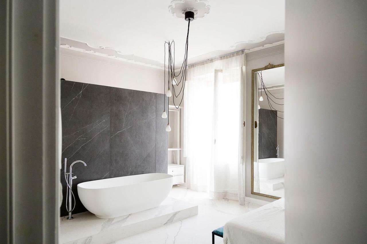 Le Bain Suite - Accanto Al Mare Vicinissima A Ortigia E Al Teatro Сиракузы Экстерьер фото